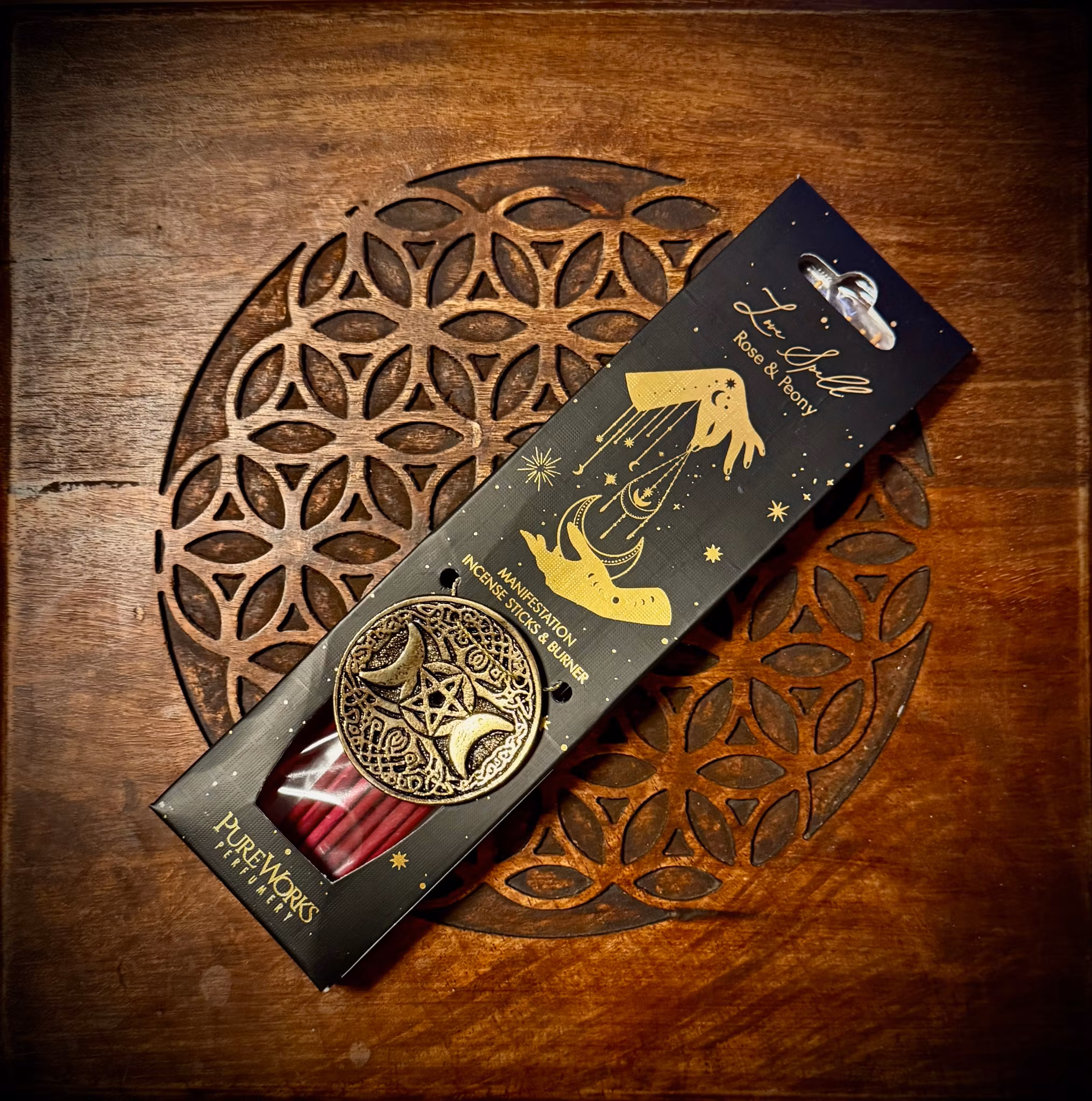 SONG OF INDIA Pureworks Esoteric Collection Rökelsepinnar Love Spell + Rökelsehållare