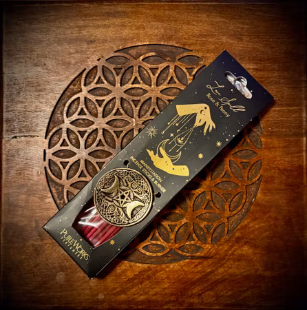 SONG OF INDIA Pureworks Esoteric Collection Rökelsepinnar Love Spell + Rökelsehållare