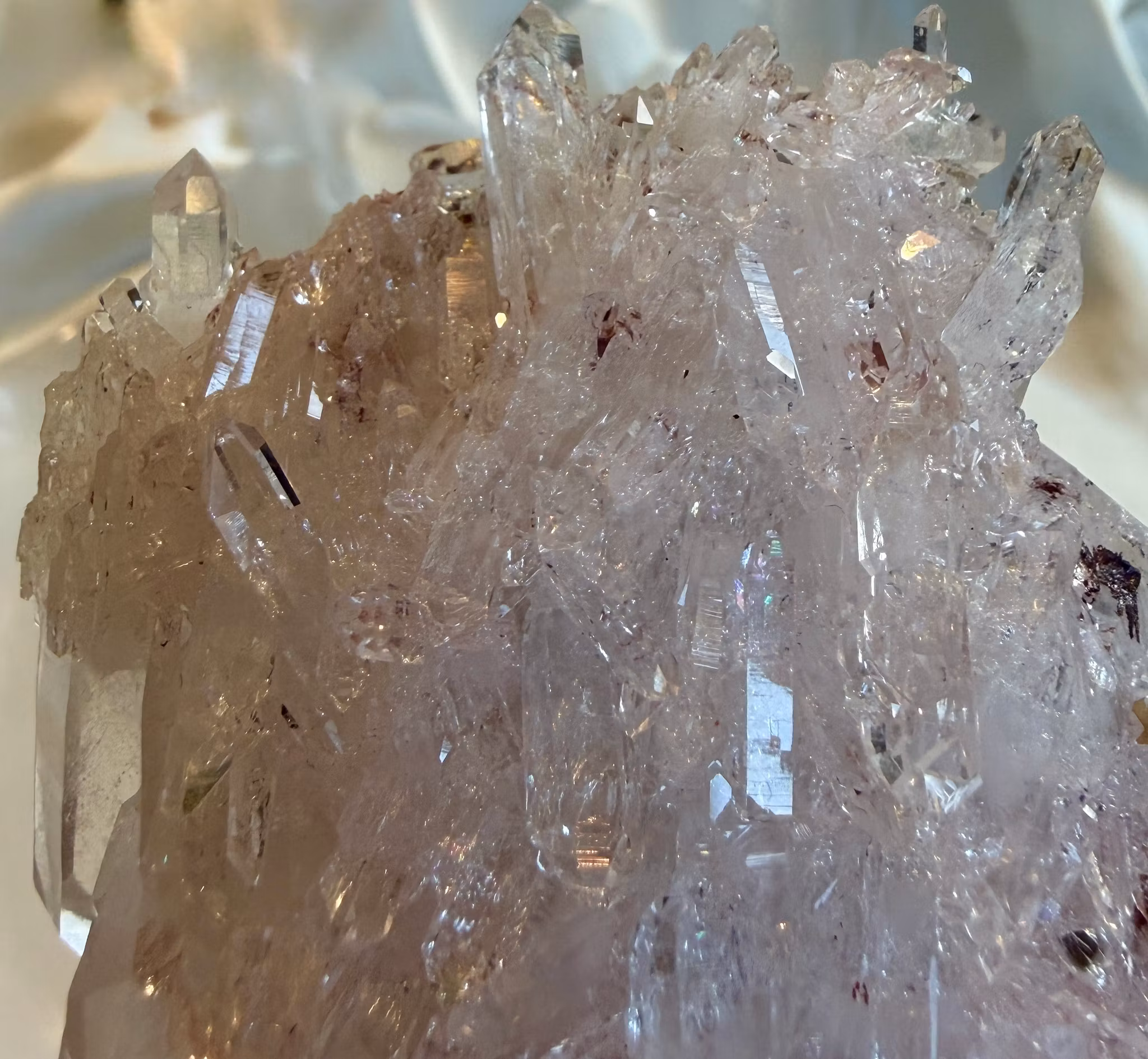Sällsynt Colombiansk Rosa Lemurian Kluster HK ( Samlarobjekt )