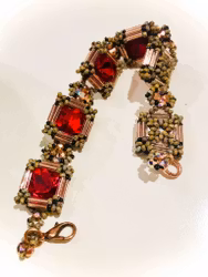 Fynd! DIFFERENT Röd