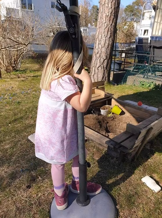 Spets med rosa bakgrund