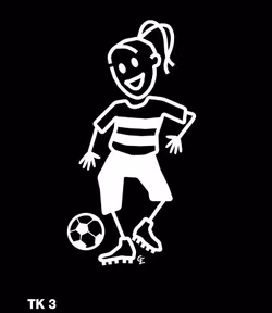 Tjej spelar fotboll