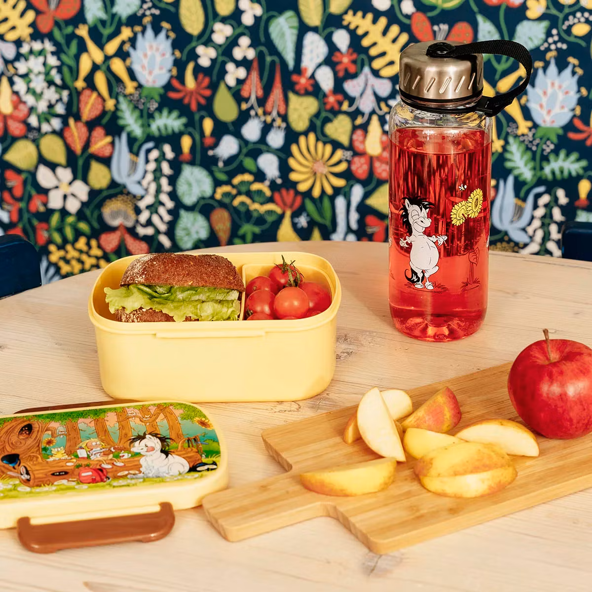 Hästen Mulle Vattenflaska solros Lena Furberg och lunchbox