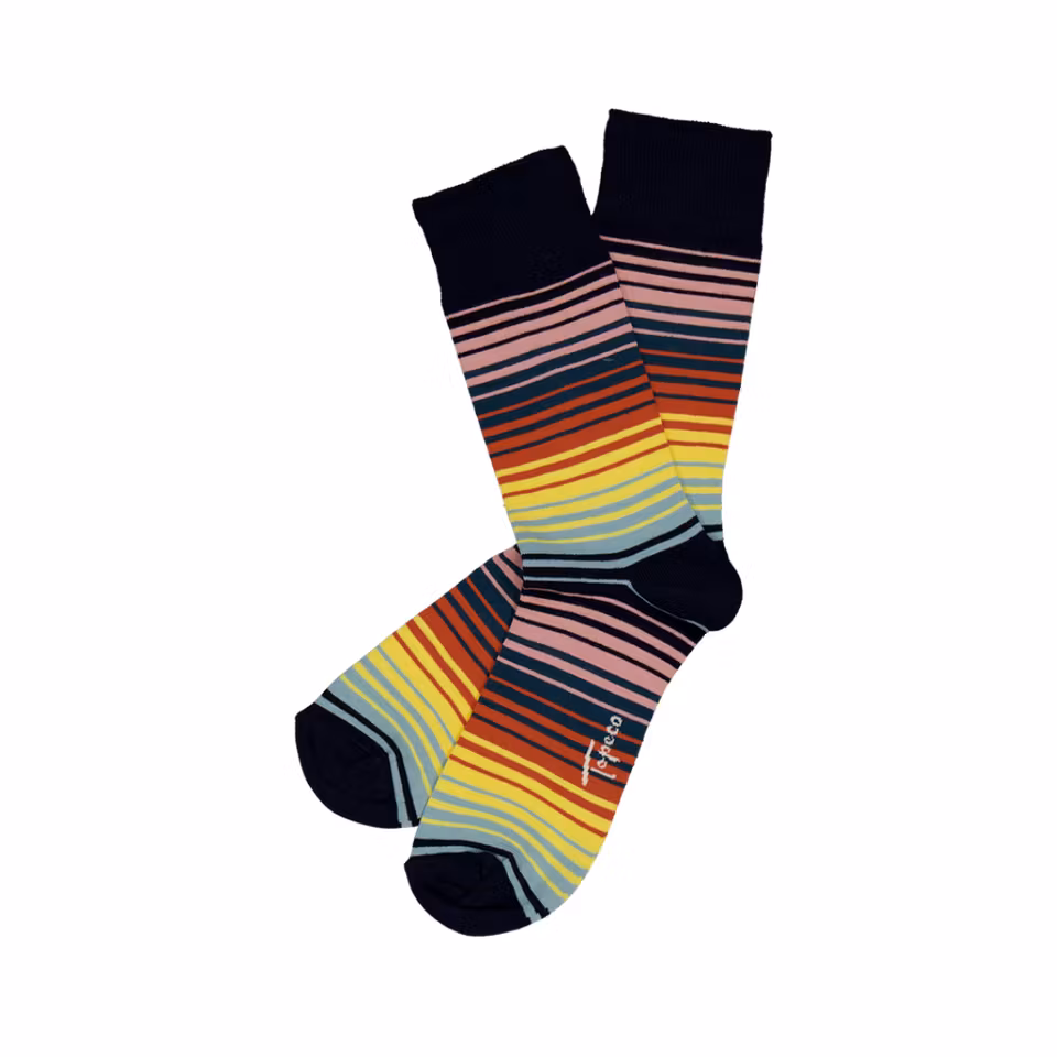 TOPECO Sock Gamen bambustrumpor i mörkblått, två strumpor upplagda på vit bakgrund