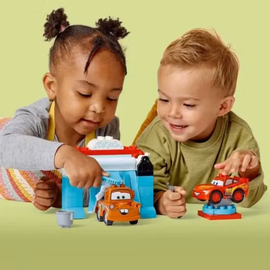 LEGO 10996 DUPLO Disney Blixten McQueen och Bärgarns Roliga Biltvätt