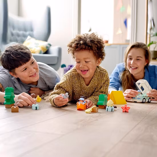 LEGO DUPLO Town Familjeäventyr Med Husbil 10946
