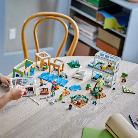 LEGO City 60365 Lägenhetshus