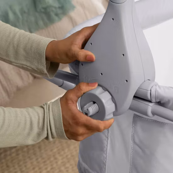 Fisher-Price Rainbow Showers Portabel Musikmobil med Speldosa