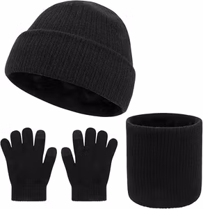 Chavle Mössa med vantar och halsduk set Svart