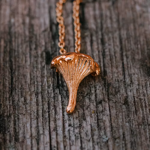 Kantarell halsband guld