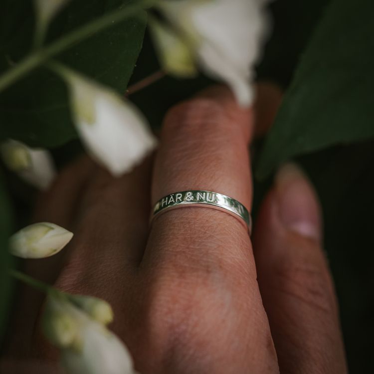 Här & Nu ring