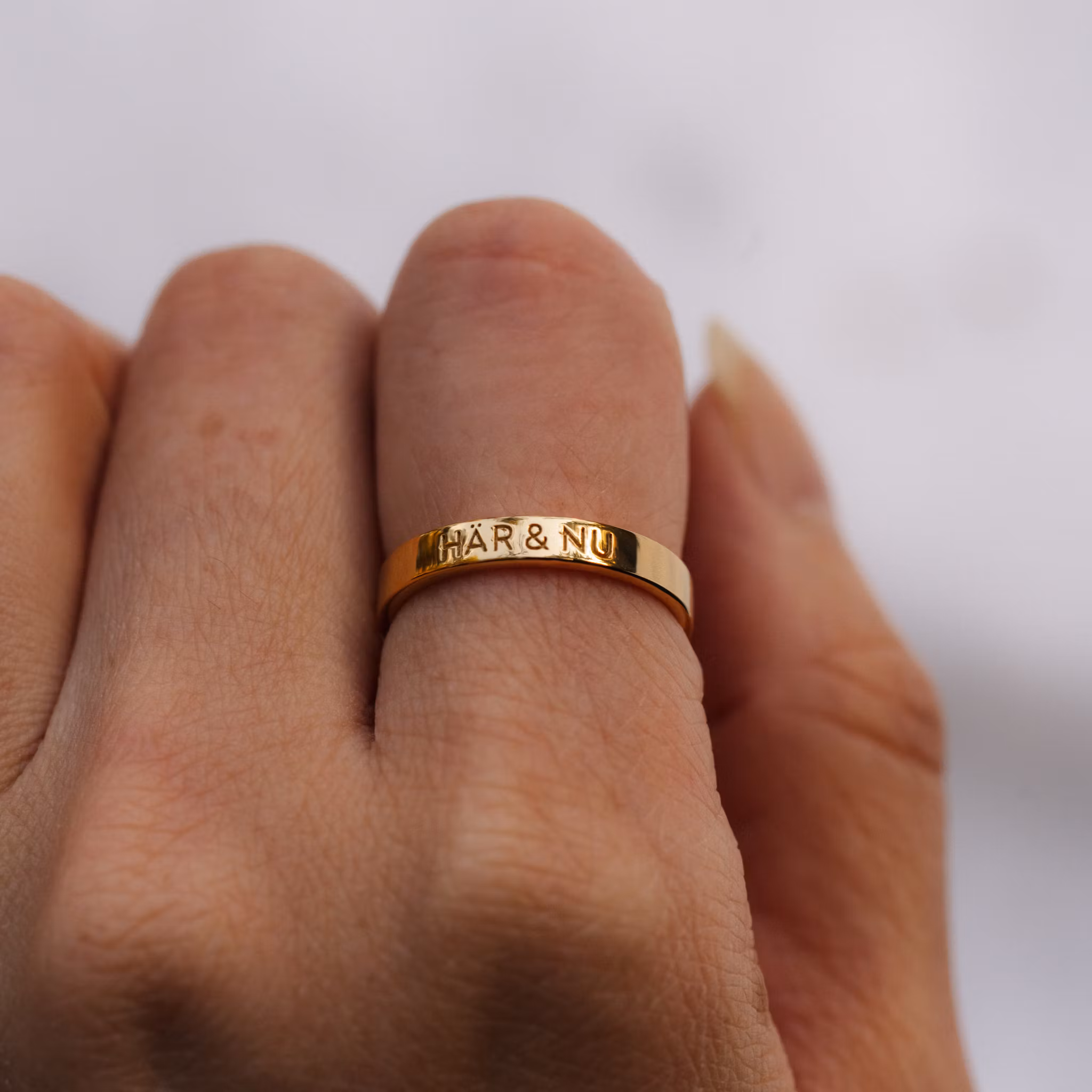 Här & Nu ring guld