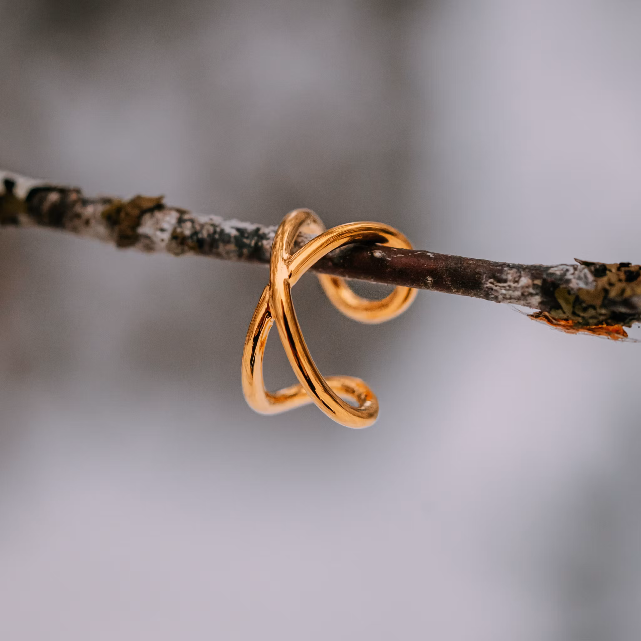 Kraft earcuff guld