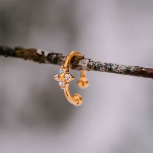 Blom earcuff guld