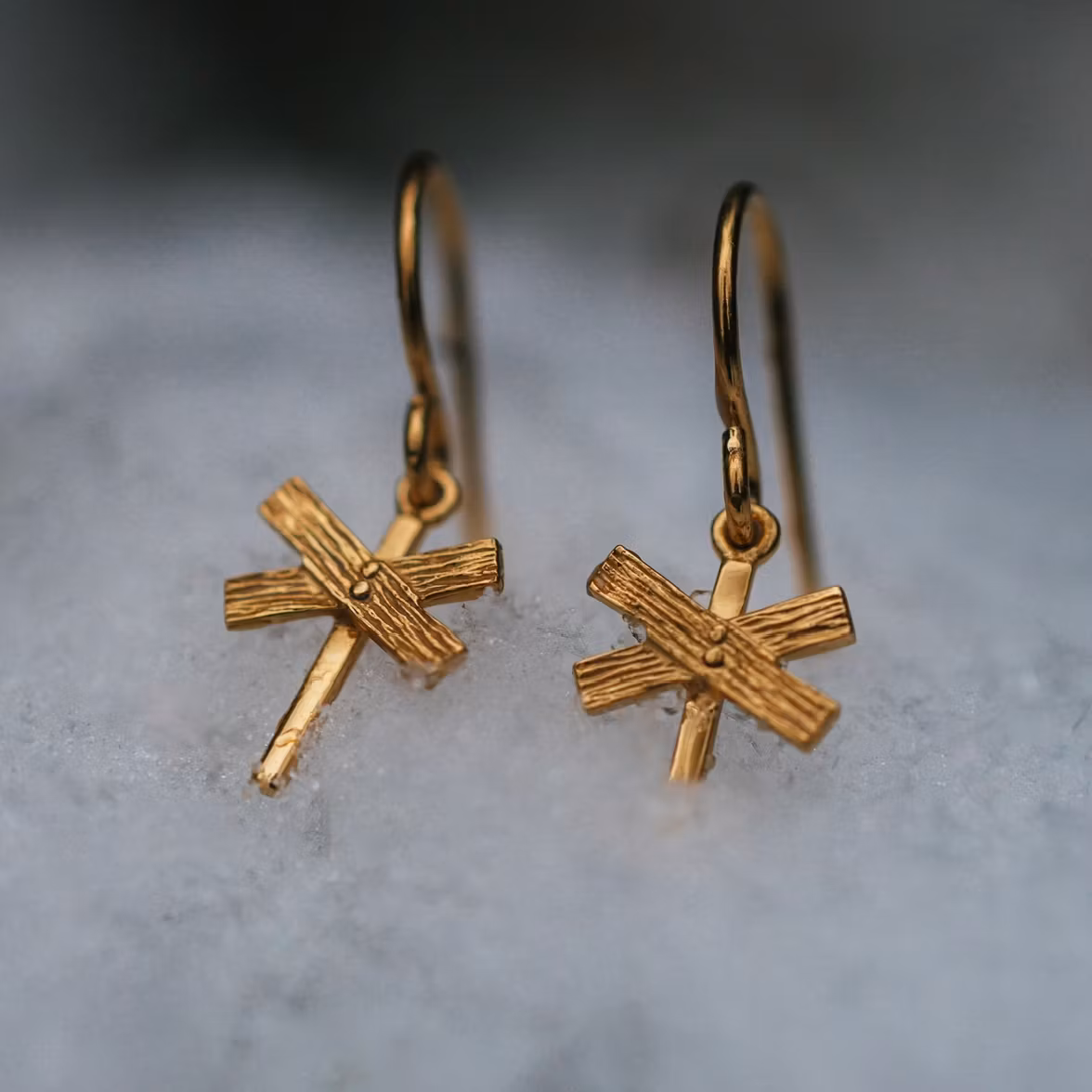 Längtan örhängen hängande guld