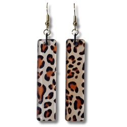 Örhängen, akryl/leopard, beigevit botten
