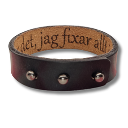 Armband, läder/svart. Hemlig text "Jag fixar det, jag fixar allt jag vill!" inuti