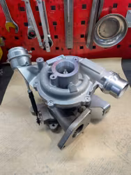 795637-0001 Fabriksny turbo 2.3dCi motorn