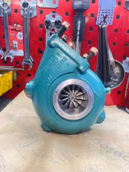 53269706091 Uppgraderingsturbo till Volvo Penta TAMD30 - Billet, fabriksnytt 6cm2 avgashus.