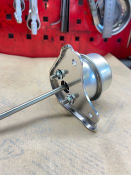 Wastegateklocka passandes K04 Mercedes Benz dubbelturbo