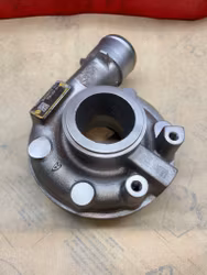 Reservdel till CAT turbo hjullastare 323F - kompressorhus