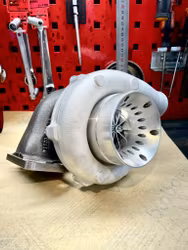 GTX3076R - 803713-5001S T3 inlopp, V-band ut A/R 0.82 komplett turbo