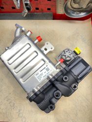 04L131512CG - Volkswagen Crafter Original EGR kylare