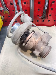 4955730 / 4044896 Renovering Cummins HE221W turbo