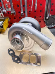 465570-0002 Turbo till Volvos TD70G motor.