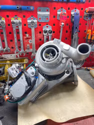 RE535682 - Turbo John Deere 7730 Traktor fabriksny original.