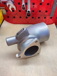 Kompressorutlopp / Tryckrör för turboaggregat