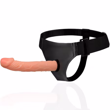 Harness Attraction – Strap-on dildo (19,8 cm x 4,2 cm) för stabilitet och njutning