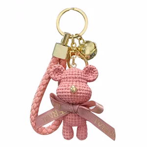 Virkad nalle med bjällra