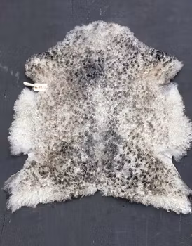 Oklippt mattskinn med vit botten #0428