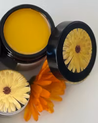 Vlinderhagens Ringblomstsalve med tindved og rose geranium 15ml/30ml/60ml