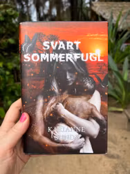 Forhåndssalg - Svart Sommerfugl