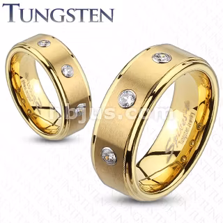 Gullfarget tungsten ring med CZ steiner
