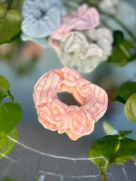 Stella Details Scrunchie TOVA Ljusrosa