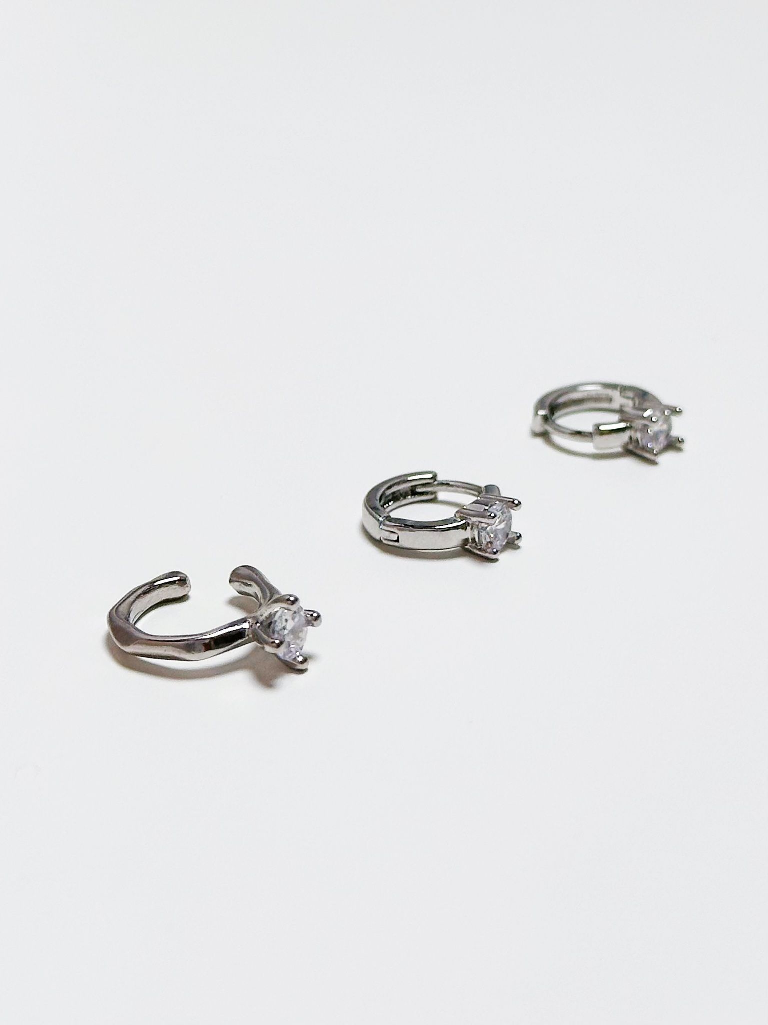 Mini hoops och earcuff med stenar 3-pack