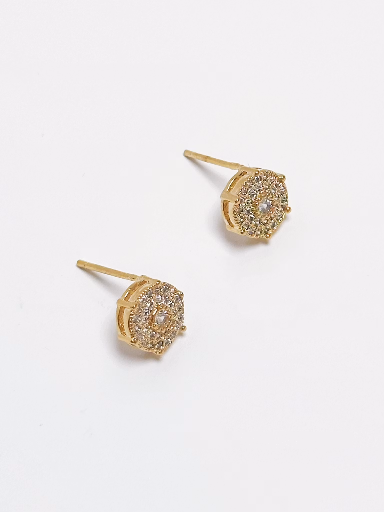 REA Runda studs med glasstenar