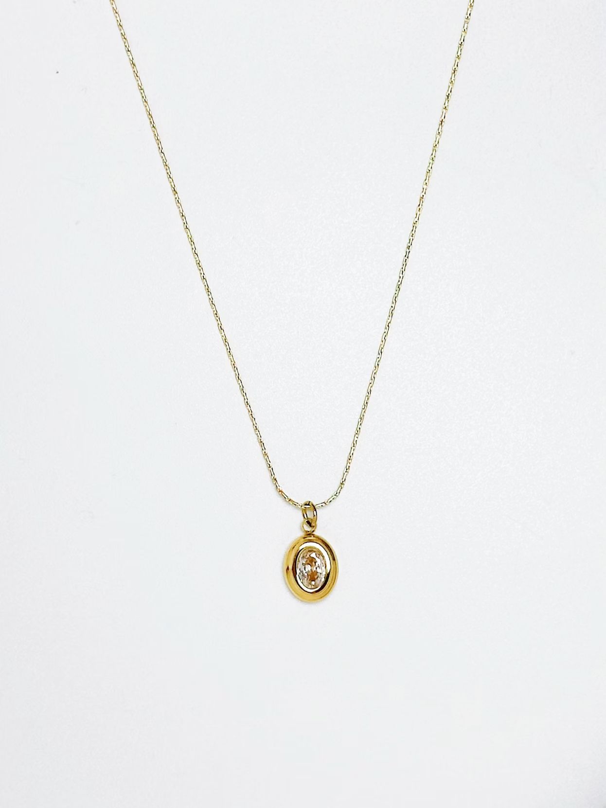 Halsband i stål med 18k guld med  Cubic Zirconia