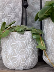 Kruka m blommor H17,5/Ø17 cm fransk grå