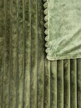 Sängöverkast FURROW FAUX Grön, 260x280 cm - Milton Home