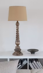 Riva Lampfot Åldrat trä – Hallbergs Belysning