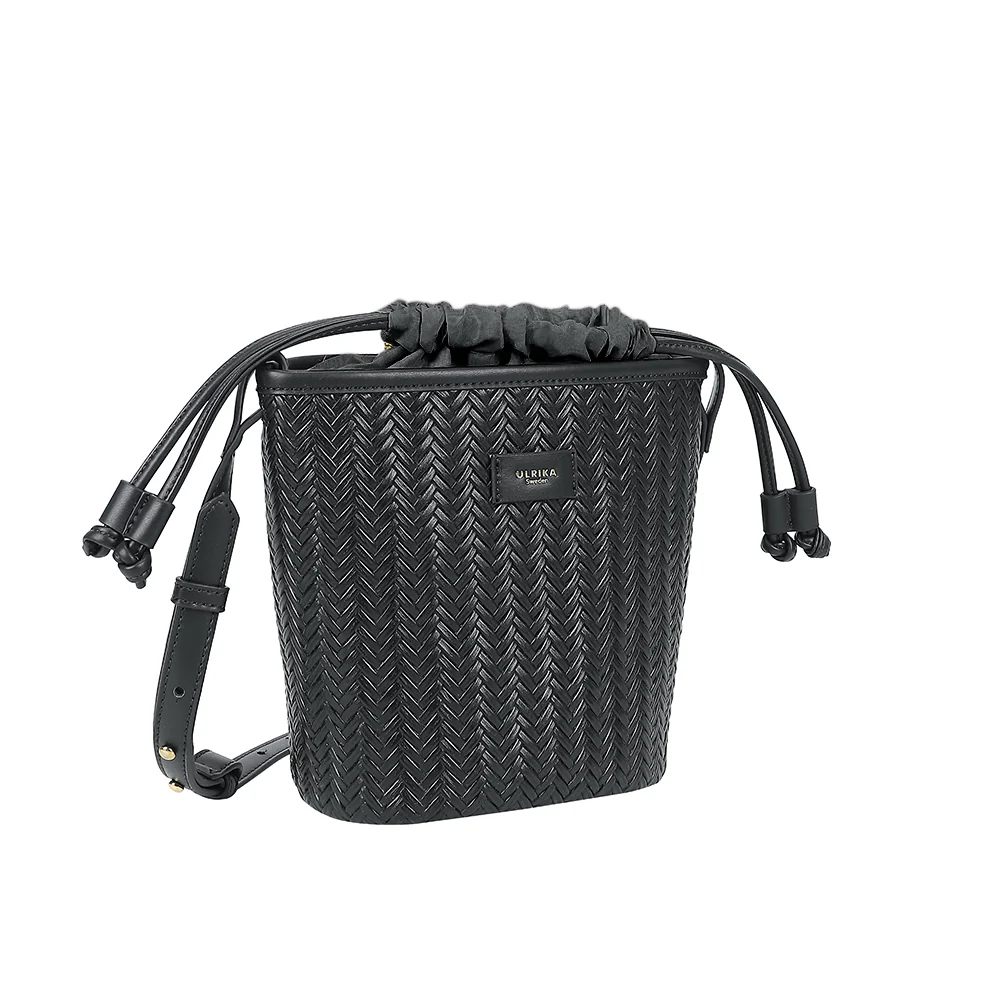 Bucketbag Braid Svart – Ulrika Design