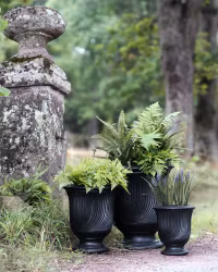 Utomhuskruka Svart Pokal Garda – Frosttålig kruka i 3 storlekar