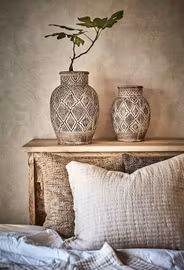 Terrakottaurna CAMILLE M – Dekorativ vas i brun terrakotta