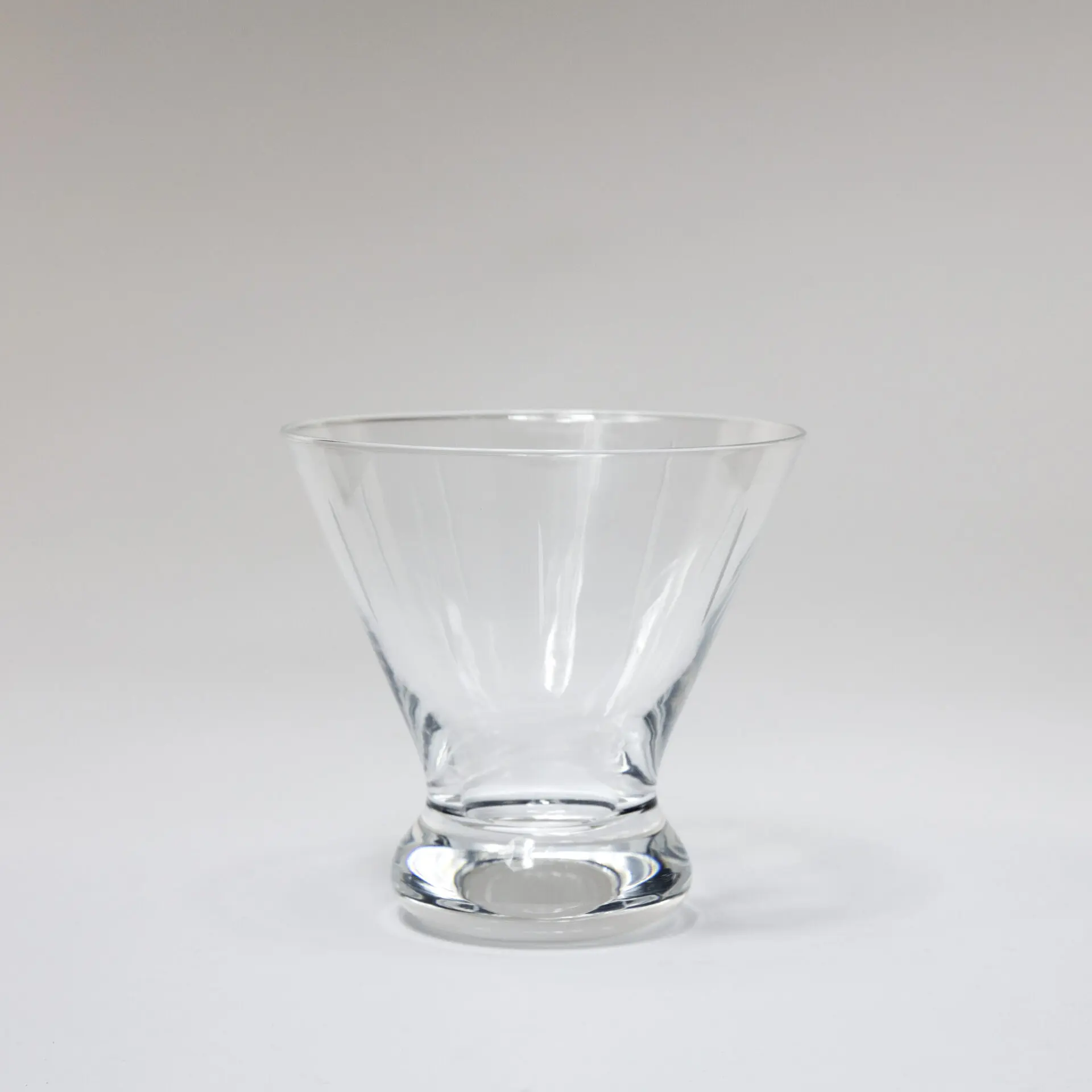 Lucca Glas på fot – Serveringsglas i klart glas