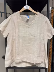 Beige t-shirt i linnetyg strl 42/44