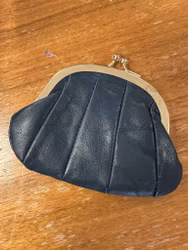 Blågrön, liten portmonä i skinn